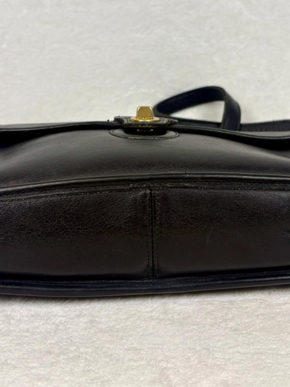 Vintage Coach Willis Top Handle Crossbody in Black Glovetanned Leather and Charm - Picture 6 of 16